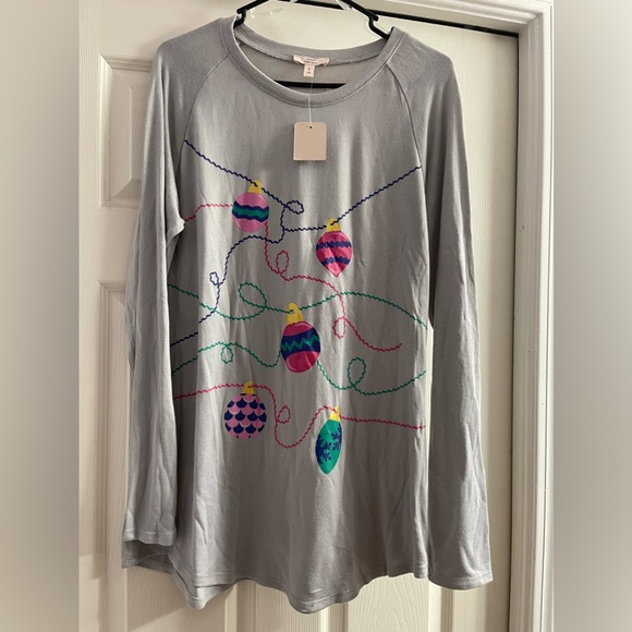 Tops - Long Sleeve woman’s Christmas Holiday top sz L new